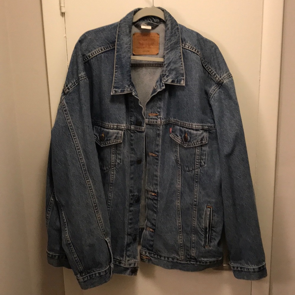Ladies size 4xL Relaxed Trucker Denim Jacket.
